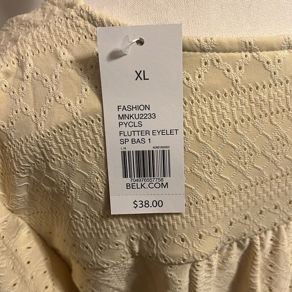 Kim Rogers Flutter Eyelet Top - Picture 5 of 7